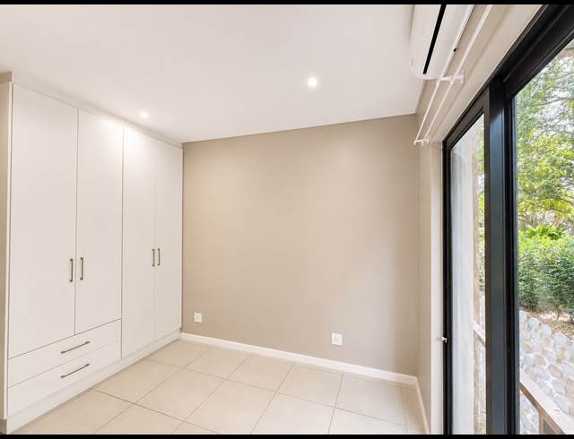 2 BEDROOM APARTMENT TO LET IN BALLITO CENTRAL