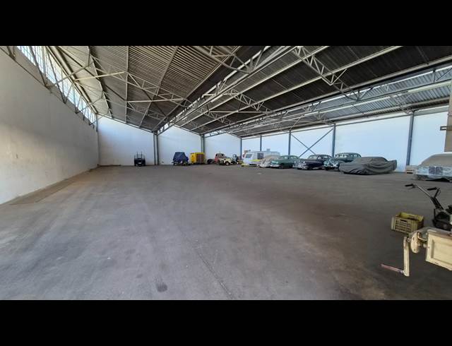 900M² WAREHOUSE TO LET IN ELANDSFONTEIN