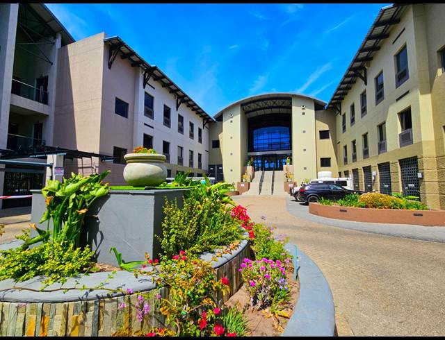 877M² OFFICE TO LET IN CENTURY CITY