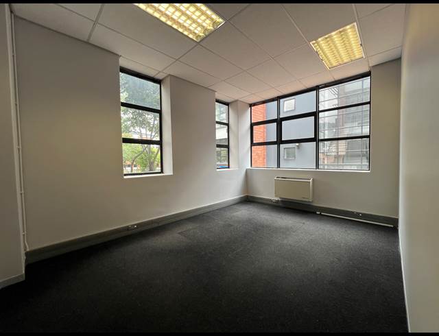 140M² OFFICE TO LET IN HIGHVELD