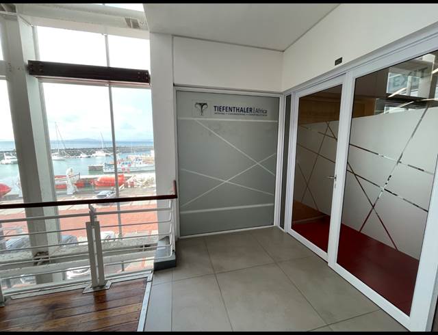 388M² OFFICE TO LET IN WATERFRONT