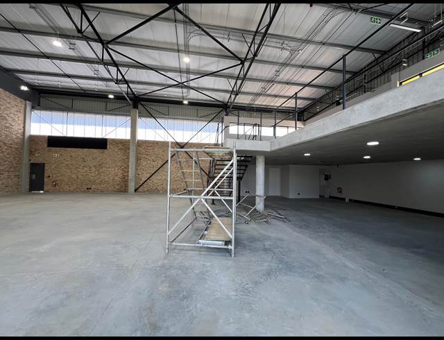 445M² WAREHOUSE TO LET IN STRIJDOMPARK