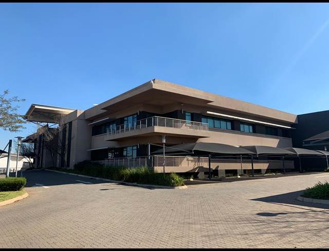 3,336M² OFFICE TO LET IN JET PARK