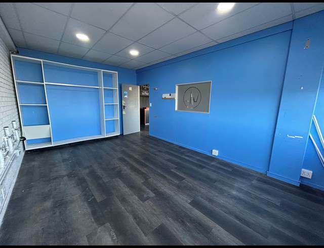 582M² OFFICE TO LET IN PAARDEN EILAND