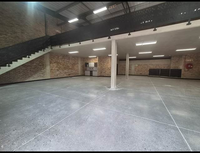 396.50M² WAREHOUSE TO LET IN RIVERSANDS