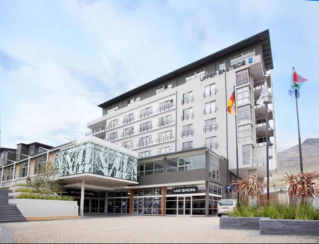687.50M² OFFICE TO LET IN WOODSTOCK