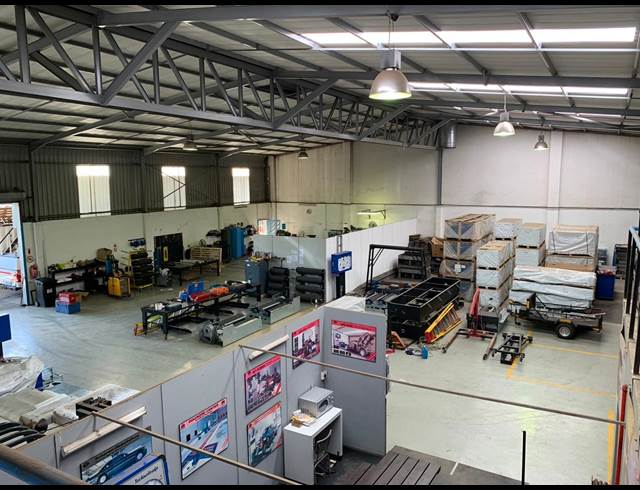 710M² WAREHOUSE TO LET IN LASER PARK