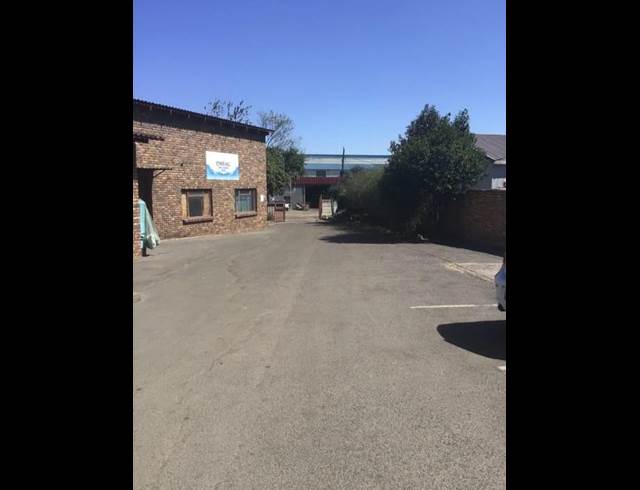 100M² BUSINESS CENTRE TO LET IN WITBANK EXT 8