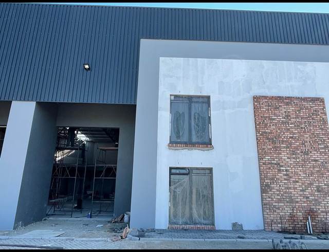 718M² WAREHOUSE TO LET IN STIKLAND INDUSTRIAL