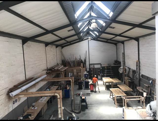 290M² WAREHOUSE RENTED IN STIKLAND INDUSTRIAL