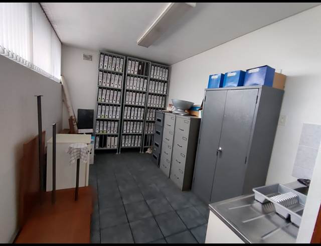 78M² CO-WORKING SPACE TO LET IN PAARDEN EILAND