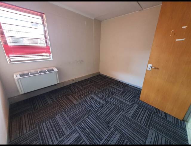 12M² OFFICE TO LET IN HATFIELD