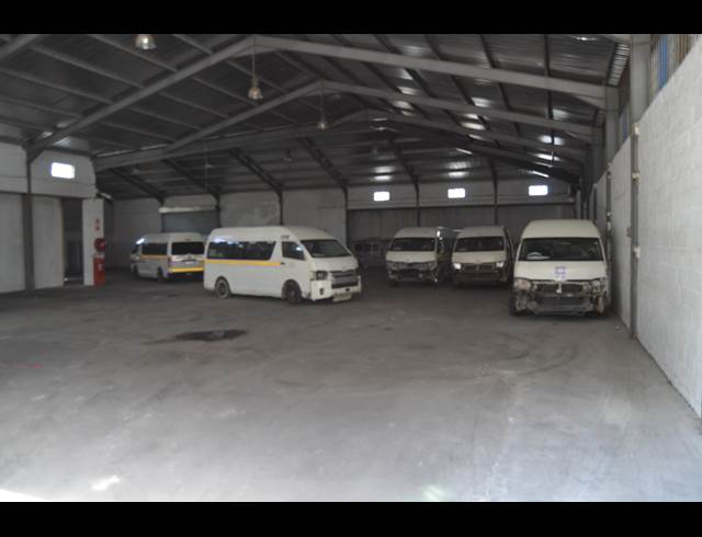 1,074M² WAREHOUSE TO LET IN BELLVILLE SOUTH