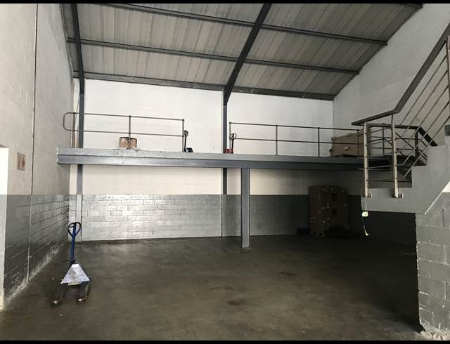 326M² WAREHOUSE TO LET IN AIRPORT INDUSTRIA