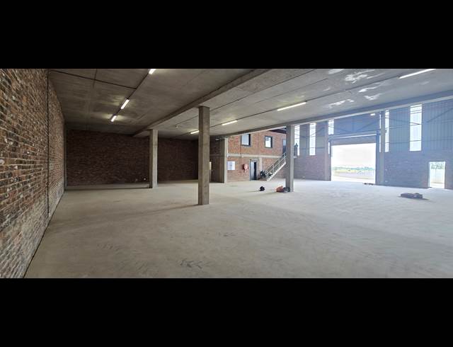 693M² WAREHOUSE TO LET IN LANSERIA