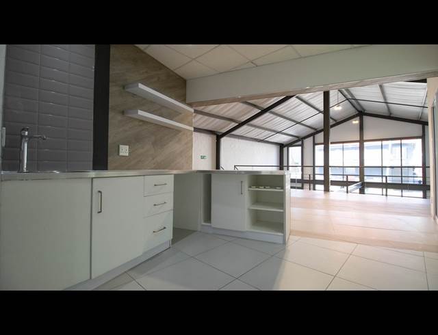600M² BUILDING TO LET IN WOODSTOCK