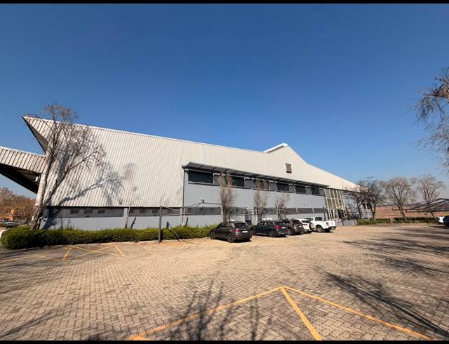4,665M² WAREHOUSE TO LET IN LINBRO PARK