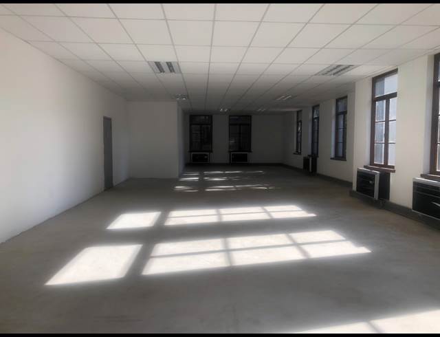 188M² OFFICE TO LET IN WIERDA VALLEY