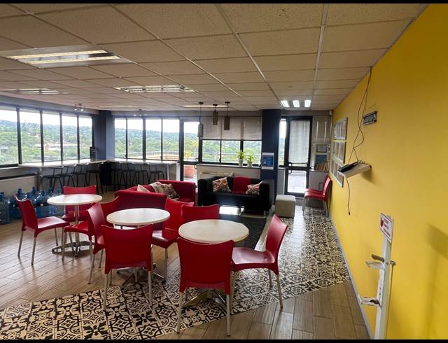 1,246M² OFFICE TO LET IN DAWNCLIFFE