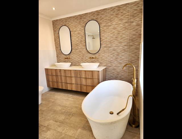 4 bed property to rent in BERGVLIET