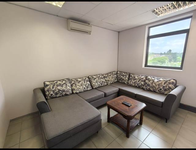115M² OFFICE TO LET IN FOURWAYS