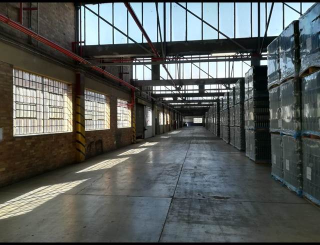 9,214M² WAREHOUSE TO LET IN DENVER