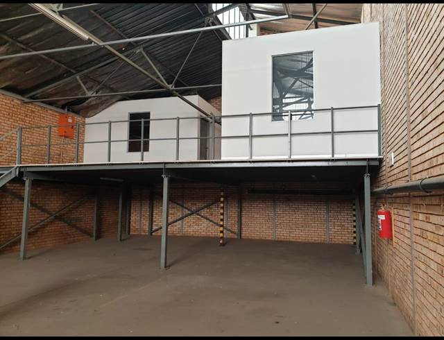 272M² WAREHOUSE RENTED IN WADEVILLE