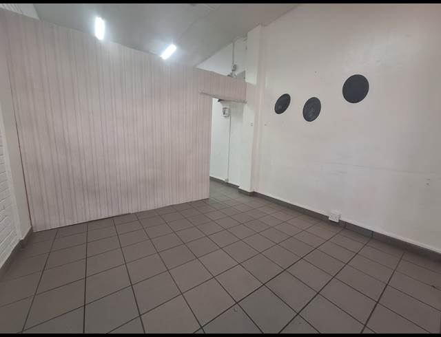 190M² OFFICE RENTED IN ATHLONE PARK