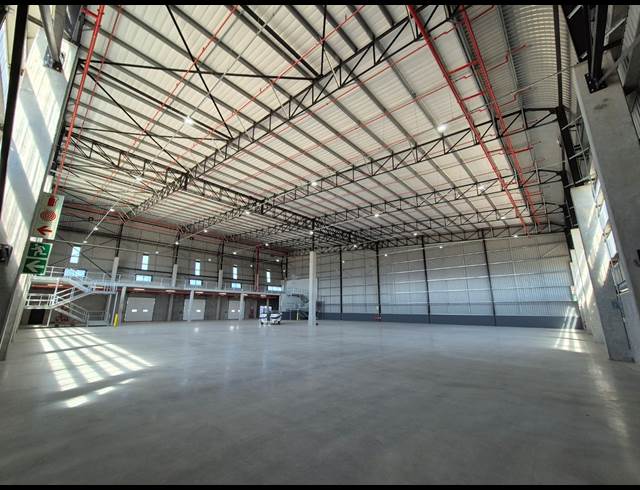 2,322M² WAREHOUSE TO LET IN ATLANTIC HILLS