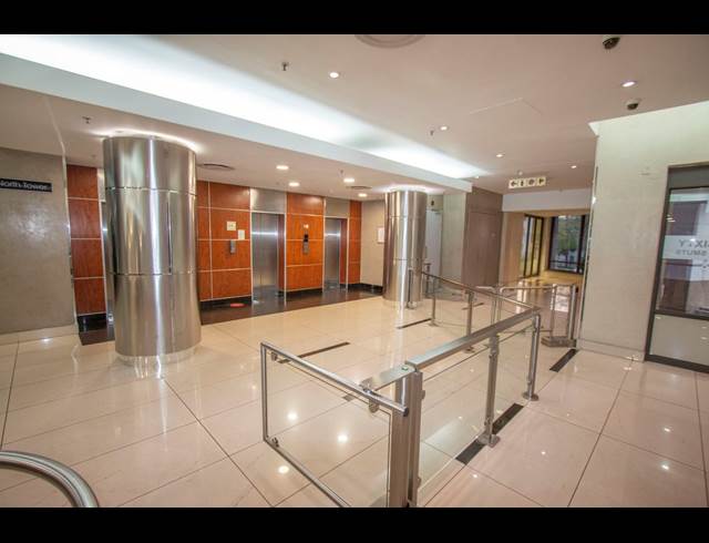 1,833M² OFFICE TO LET IN ROSEBANK