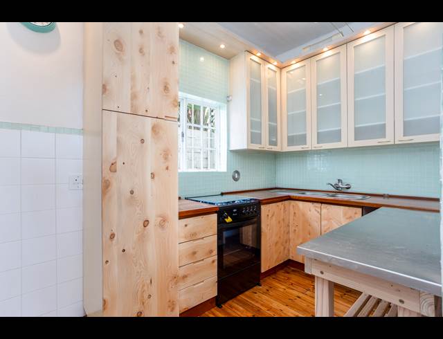 1 BEDROOM APARTMENT RENTED IN ORANJEZICHT