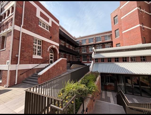 270M² OFFICE TO LET IN GARDENS