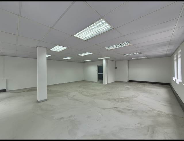 110M² OFFICE TO LET IN HYDE PARK