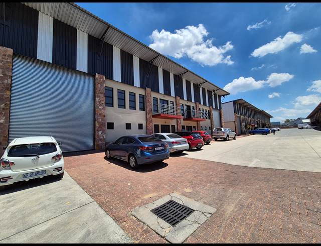 350M² WAREHOUSE TO LET IN WYCHWOOD