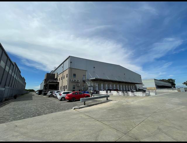 9,261M² WAREHOUSE TO LET IN PAROW INDUSTRIAL