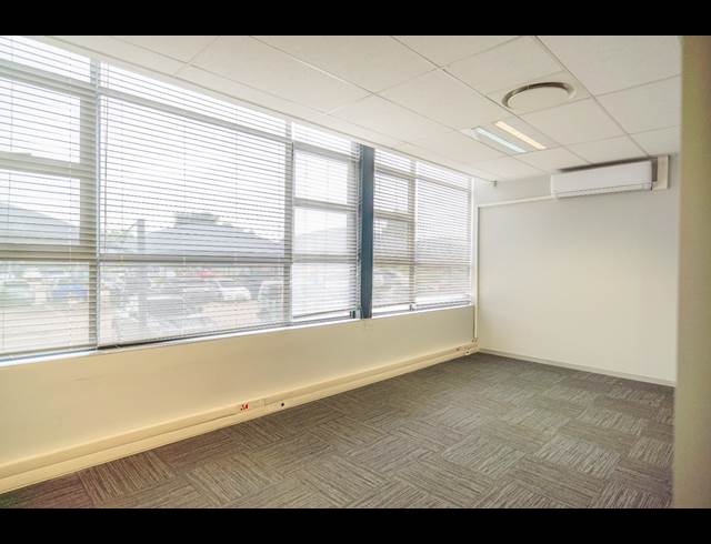 600M² OFFICE TO LET IN PARKHAVEN