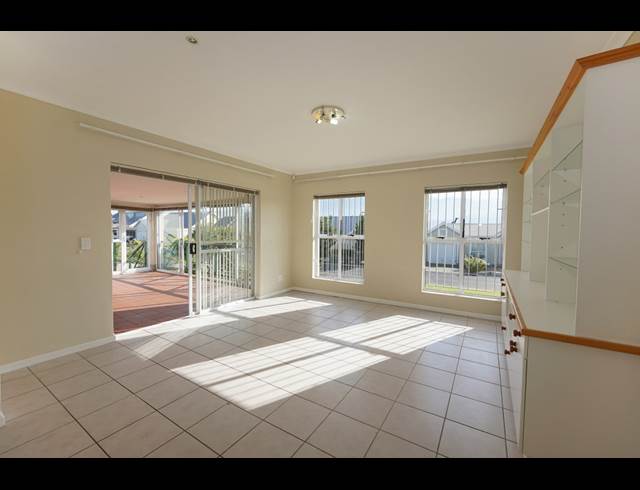 3 bed property to rent in LANGERUG