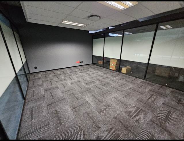 860M² OFFICE TO LET IN PAARDEN EILAND