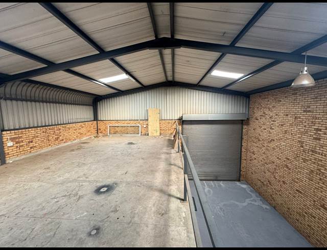 218M² WAREHOUSE TO LET IN CROWN