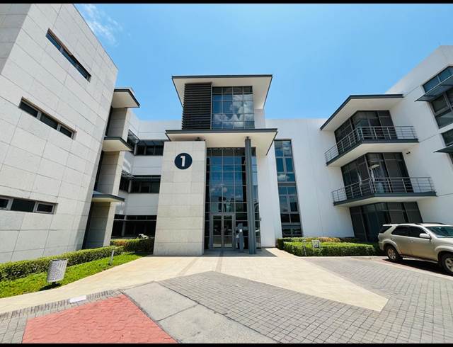 1,160M² OFFICE TO LET IN WATERFALL