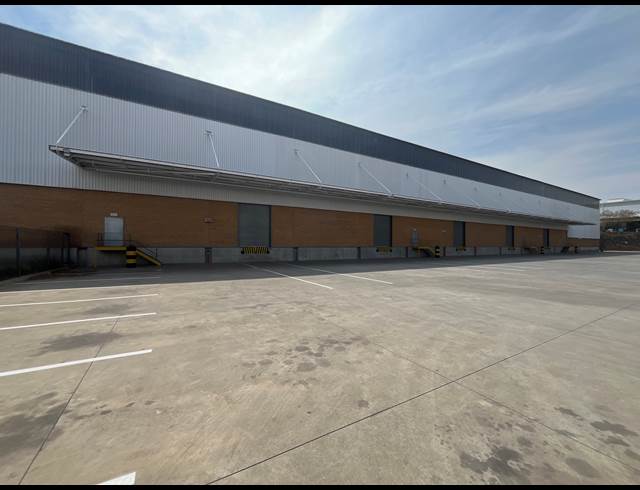 13,926M² WAREHOUSE TO LET IN GOSFORTH PARK