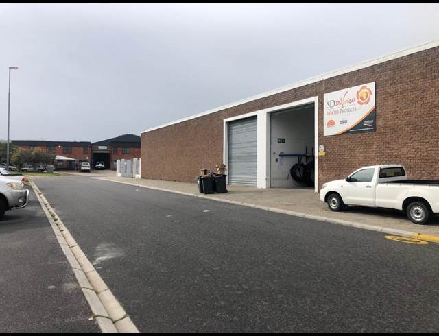 401M² WAREHOUSE RENTED IN SAXENBURG PARK 2
