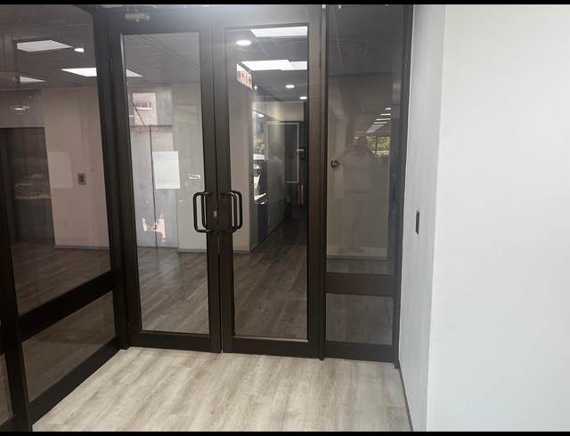405.70M² OFFICE TO LET IN BEDFORD PARK