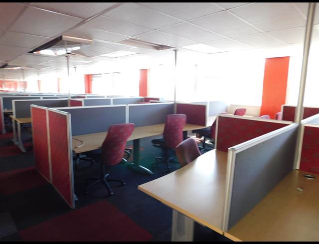 860M² OFFICE TO LET IN FERNDALE