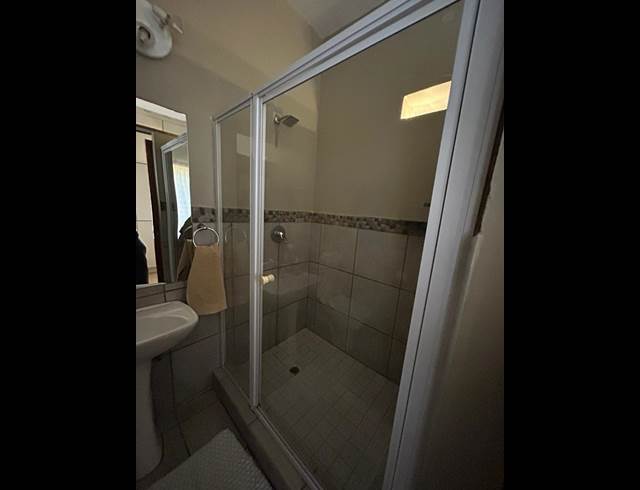 1 BEDROOM FLAT TO LET IN SCHOEMANSVILLE