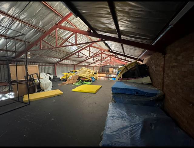 885M² WAREHOUSE TO LET IN AMALGAM