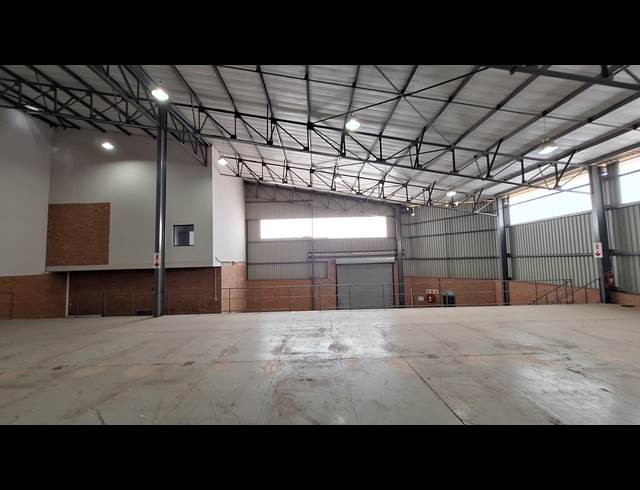 897M² WAREHOUSE TO LET IN COSMO BUSINESS PARK