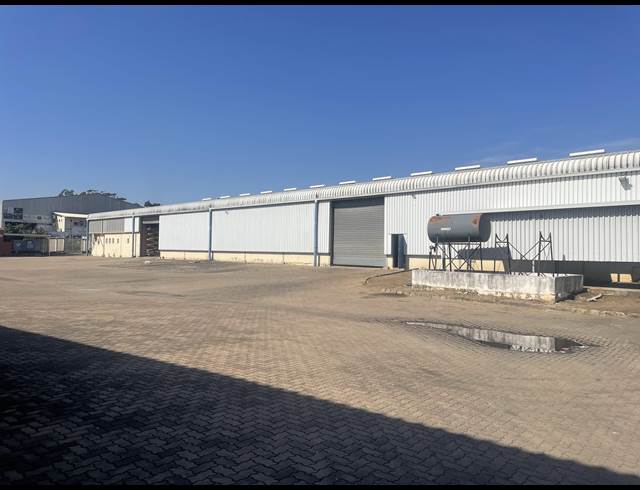 950M² WAREHOUSE TO LET IN SHAKAS HEAD