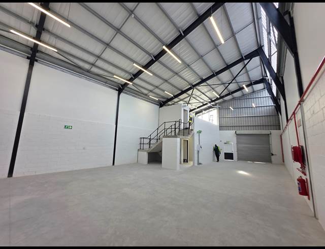 250M² WAREHOUSE TO LET IN FIRGROVE