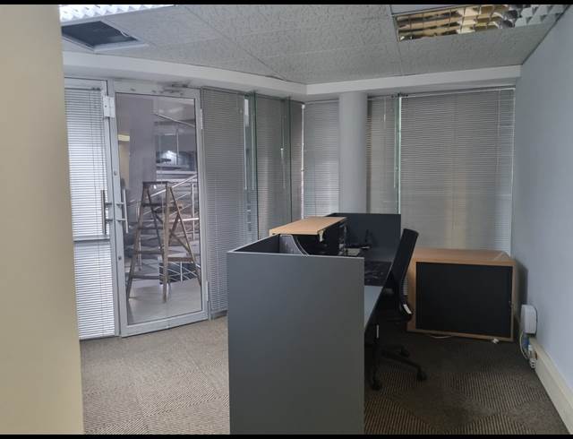 130M² OFFICE TO LET IN NELSPRUIT EXT 1